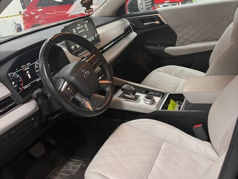 Used 2022 Mitsubishi Outlander SEL image 4