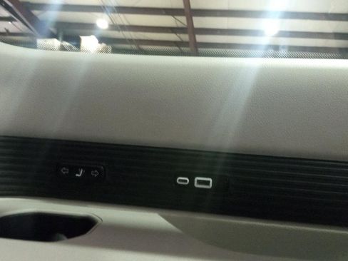 Used 2022 Jeep Wagoneer Series III w/ Premium Group I image 18