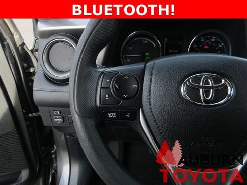 Used 2018 Toyota RAV4 LE image 15