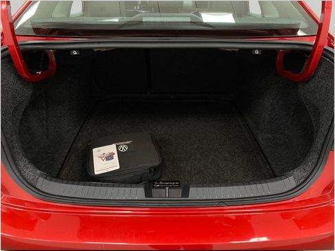 Used 2023 Volkswagen Jetta SE w/ Panoramic Sunroof Package FWD image 5