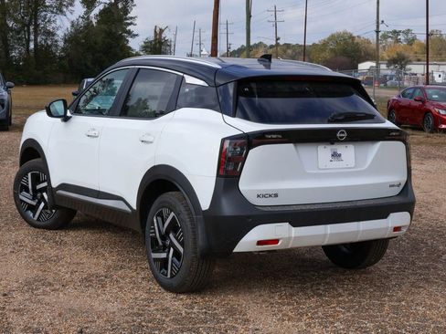 New 2026 Nissan Kicks SV image 2