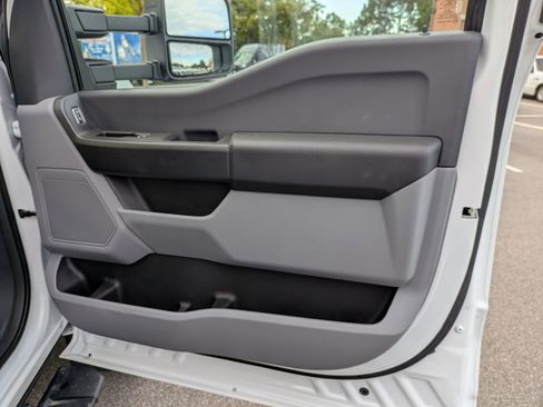 New 2025 Ford F550 XL image 38