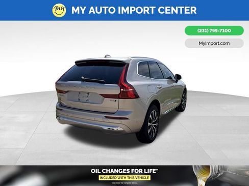 Used 2023 Volvo XC60 B5 Plus AWD/4WD image 7