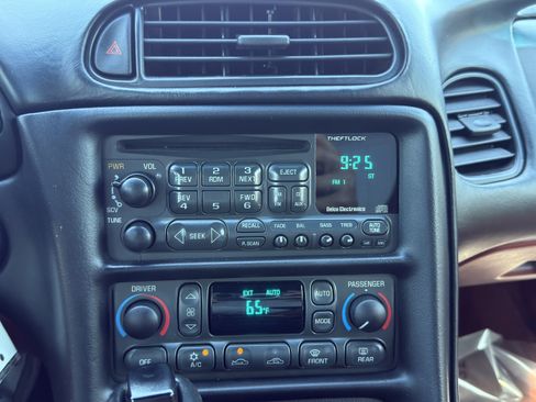 Used 1997 Chevrolet Corvette Coupe w/ Memory Pkg RWD image 24