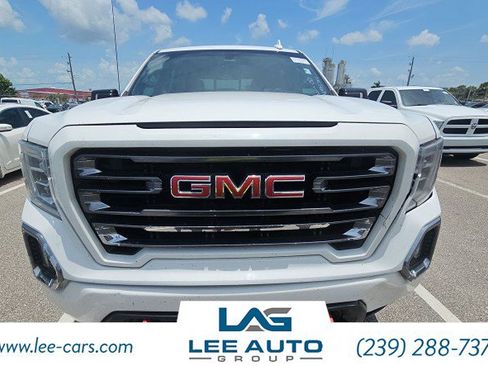 Used 2021 GMC Sierra 1500 AT4 w/ AT4 Preferred Package AWD/4WD image 3