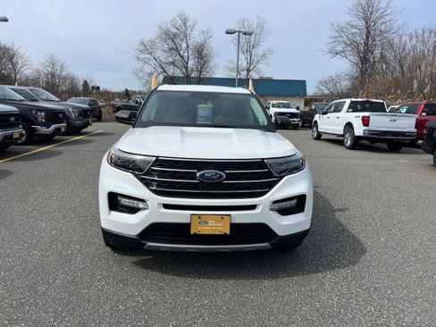 Certified 2023 Ford Explorer XLT w/ Equipment Group 202A AWD/4WD image 2