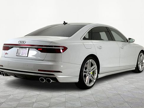 Used 2020 Audi S8 L image 6