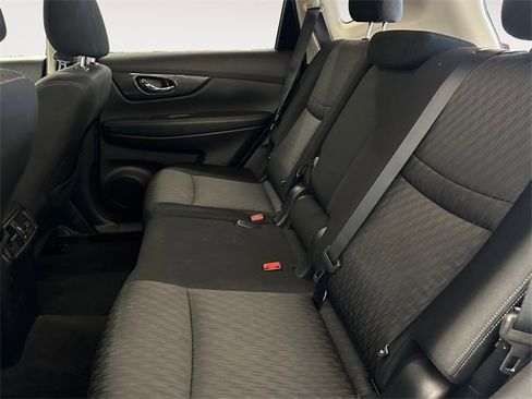 Used 2020 Nissan Rogue SV image 12