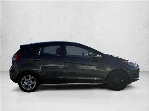 Used 2016 Ford Fiesta SE image 4