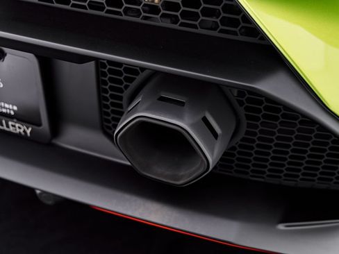 Used 2023 Lamborghini Huracan Tecnica RWD image 32
