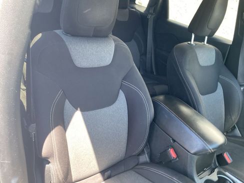 Used 2014 Jeep Cherokee Latitude image 31