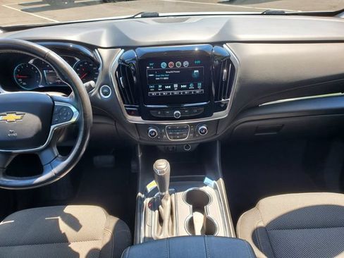 Used 2018 Chevrolet Traverse LT FWD image 15