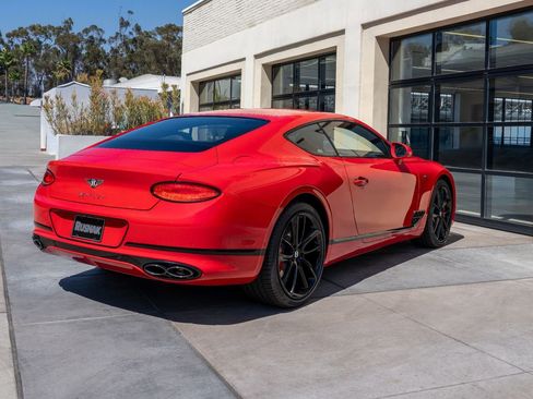Used 2024 Bentley Continental GT image 11