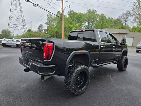 Used 2023 GMC Sierra 2500 Denali w/ Denali Black Diamond Edition AWD/4WD image 8