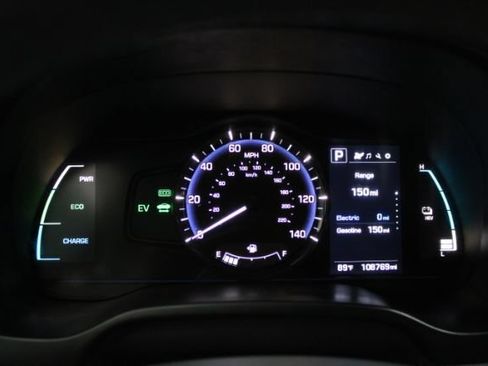Used 2018 Hyundai Ioniq Plug-In Hybrid FWD image 22