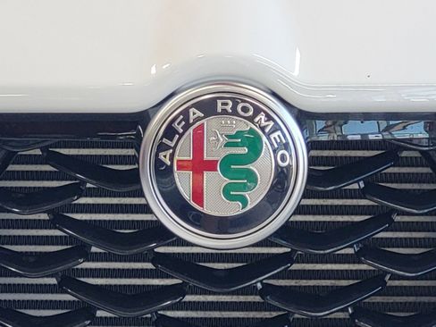 New 2025 Alfa Romeo Stelvio Sprint AWD/4WD image 11