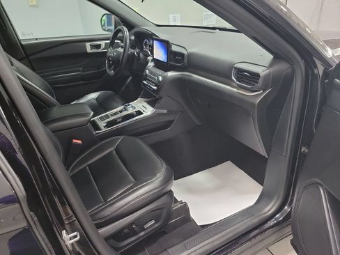 Used 2020 Ford Explorer XLT w/ Equipment Group 202A RWD image 23