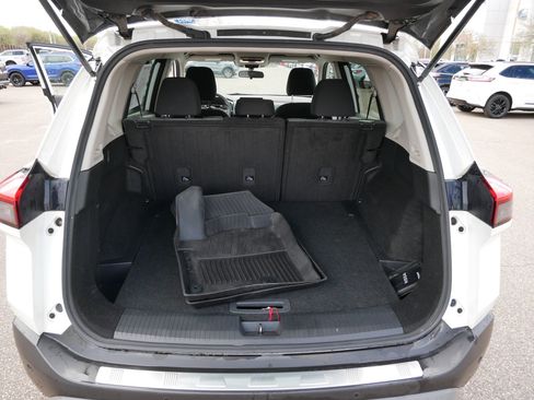 Used 2023 Nissan Rogue SV AWD/4WD image 18