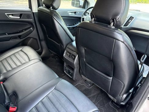 Used 2018 Ford Edge SEL w/ Equipment Group 201A FWD image 13