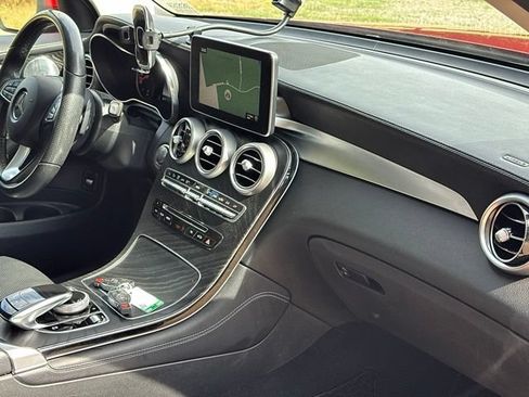 Used 2017 Mercedes-Benz GLC 300 4MATIC image 24