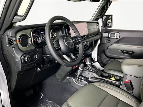 New 2026 Jeep Gladiator Mojave image 8