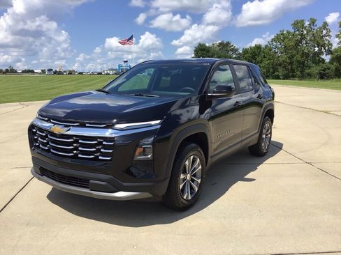 New 2026 Chevrolet Equinox LT w/ Convenience Package II image 8