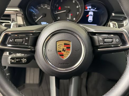 Certified 2024 Porsche Macan AWD/4WD image 29