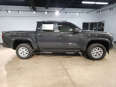 New 2026 Toyota Tacoma SR5 AWD/4WD image 8