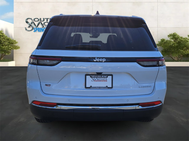 New 2025 Jeep Grand Cherokee Laredo RWD image 4