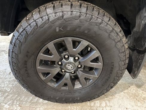 Used 2020 Toyota Tacoma SR5 image 26