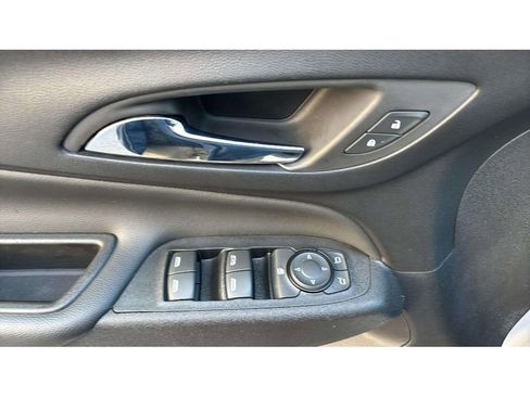 Used 2022 Chevrolet Equinox LT image 19