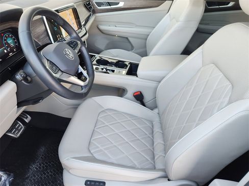 Used 2024 Volkswagen Atlas SEL Premium R-Line image 13