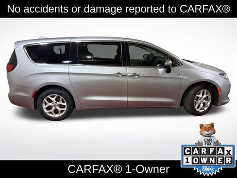 Used 2017 Chrysler Pacifica Touring Plus w/ Tire & Wheel Group image 3