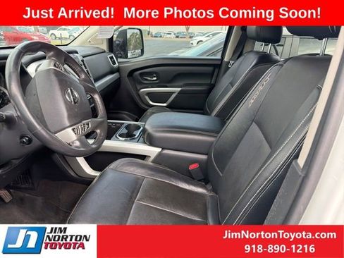Used 2017 Nissan Titan PRO-4X w/ Pro-4x Convenience Package image 8