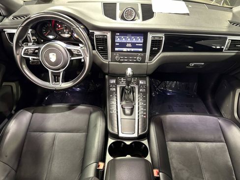 Used 2018 Porsche Macan AWD/4WD image 7