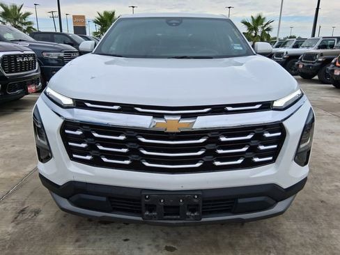 Used 2026 Chevrolet Equinox LT w/ Convenience Package II FWD image 2