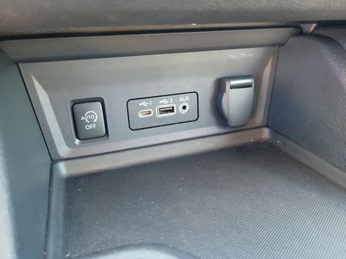 Certified 2024 Nissan Sentra SV image 31