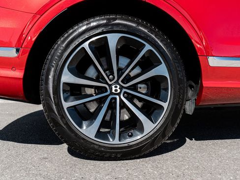 Certified 2024 Bentley Bentayga Extended Wheelbase AWD/4WD image 15