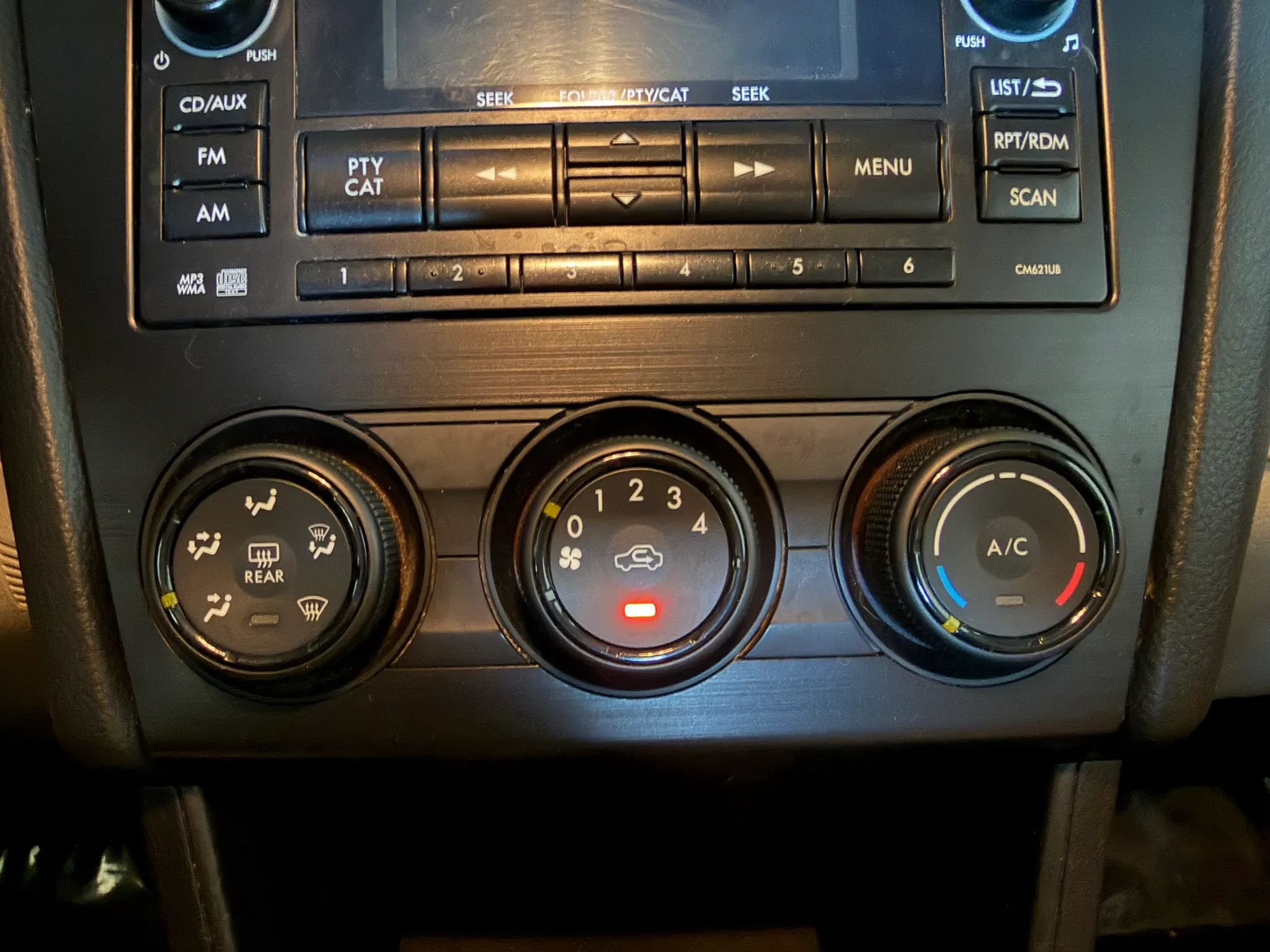Used 2013 Subaru Impreza 2.0i Premium w/ All-Weather Pkg AWD/4WD image 18