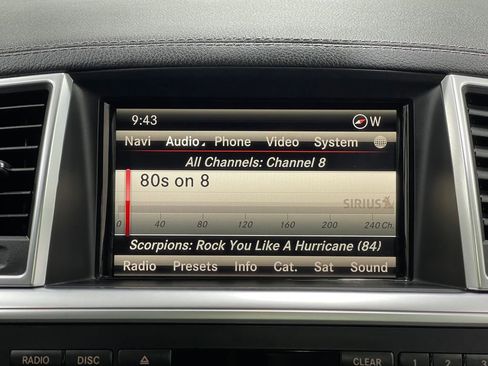 Used 2016 Mercedes-Benz GL 450 4MATIC w/ Premium I Package image 26