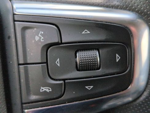 Used 2025 Chevrolet Blazer LT FWD image 21