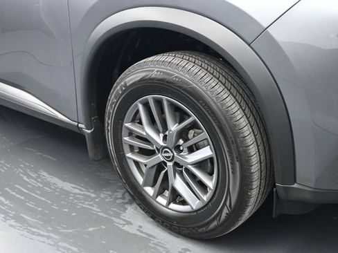 Used 2023 Nissan Rogue S AWD/4WD image 18