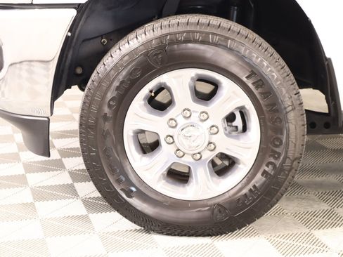 Used 2023 RAM 1500 Classic SLT w/ Electronics Group image 17