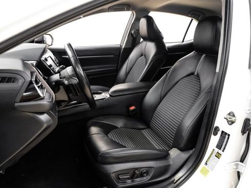 Used 2020 Toyota Camry SE FWD image 29