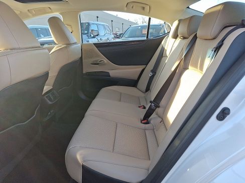 Certified 2021 Lexus ES 350 w/ Premium Package image 11