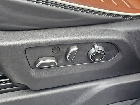 Used 2025 GMC Sierra 2500 Denali Ultimate image 27