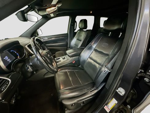 Used 2018 Jeep Grand Cherokee Overland image 13