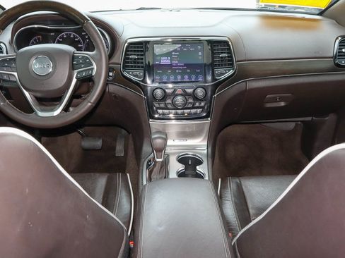 Used 2019 Jeep Grand Cherokee Overland AWD/4WD image 10