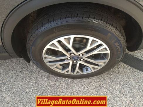 Used 2022 Ford Escape SEL image 10