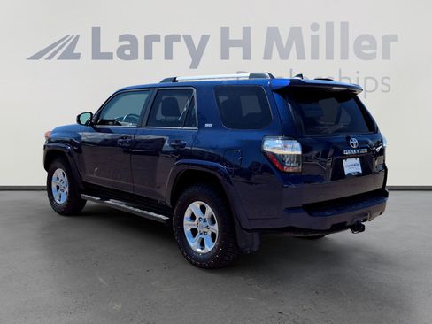 Used 2020 Toyota 4Runner SR5 AWD/4WD image 3